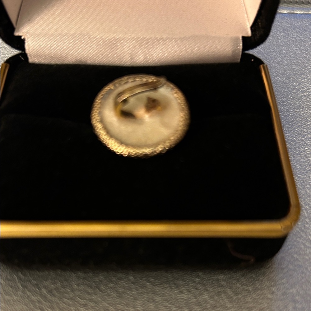 Gold-Tone Button Accessory - image 6